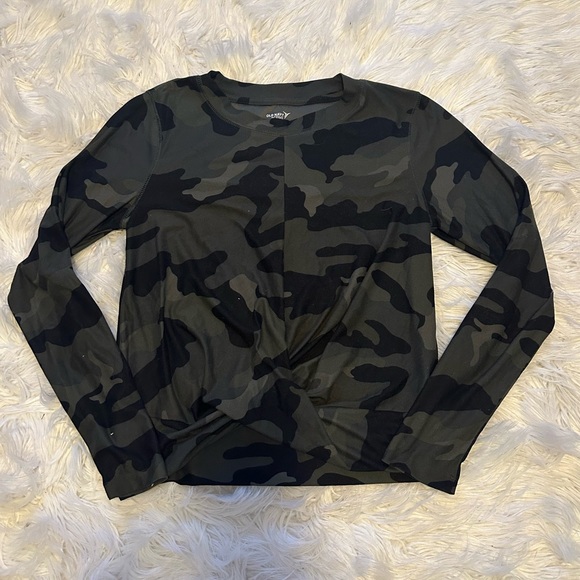 Old Navy Active Shirt - Picture 3 of 7